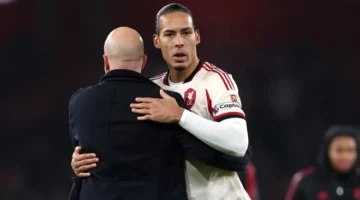 فان دايك يشتعل غضباً.. كواليس المشادة مع صحفي في مباراة ليفربول ومارسيليا